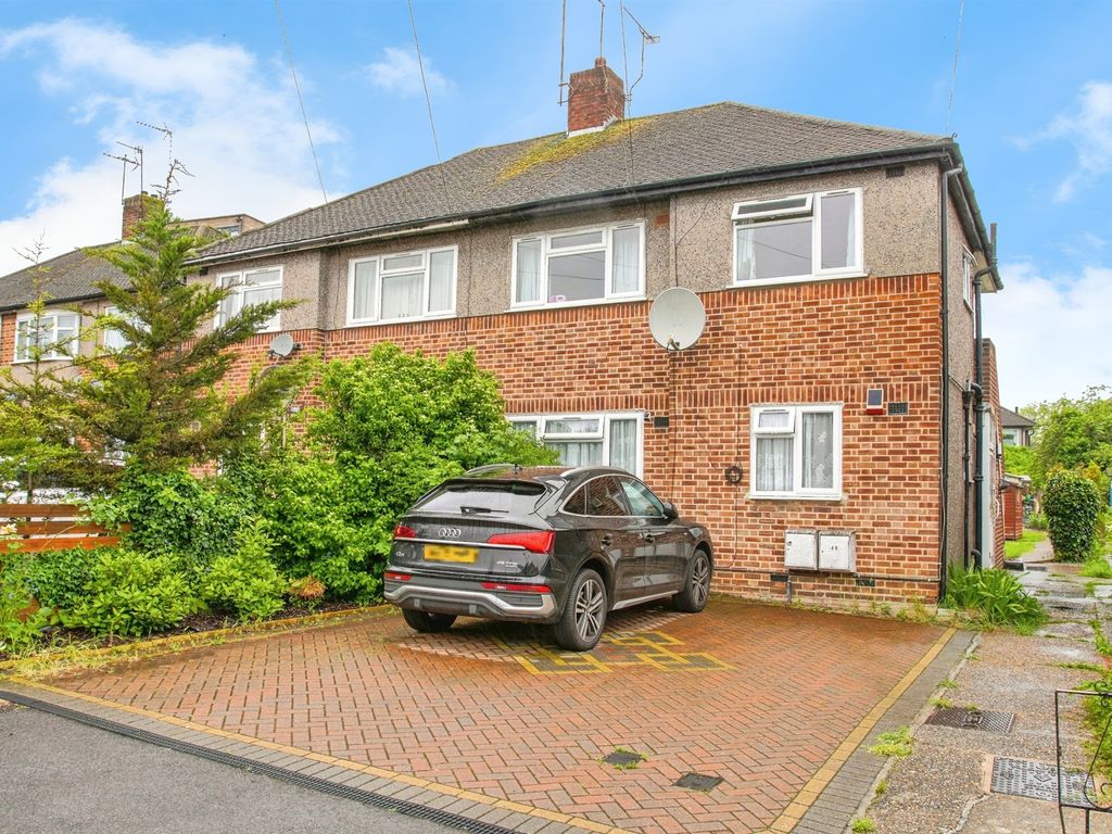 2 bed for sale in Glenwood Close, HarrowOnTheHill, Harrow