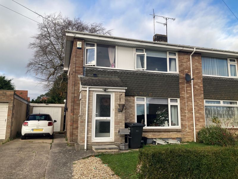3 bed semidetached house for sale in Willow Road, Yeovil BA21, £