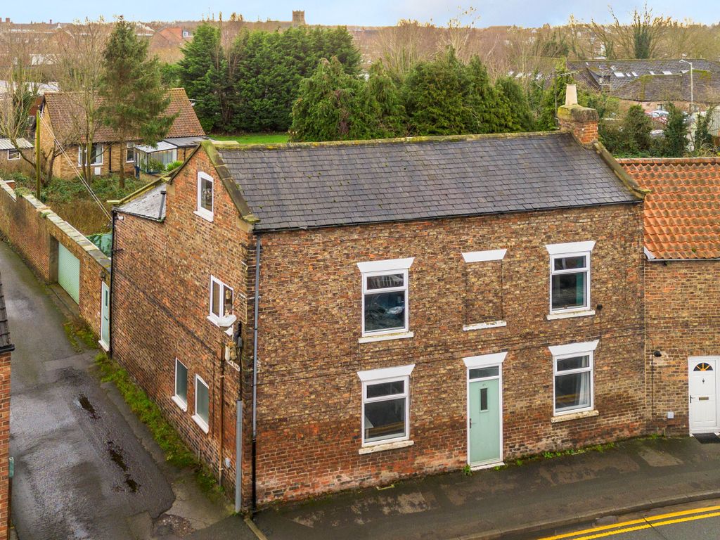 5 bed end terrace house for sale in Flaxley Road, Selby, North Yorkshire YO8, £250,000 Zoopla