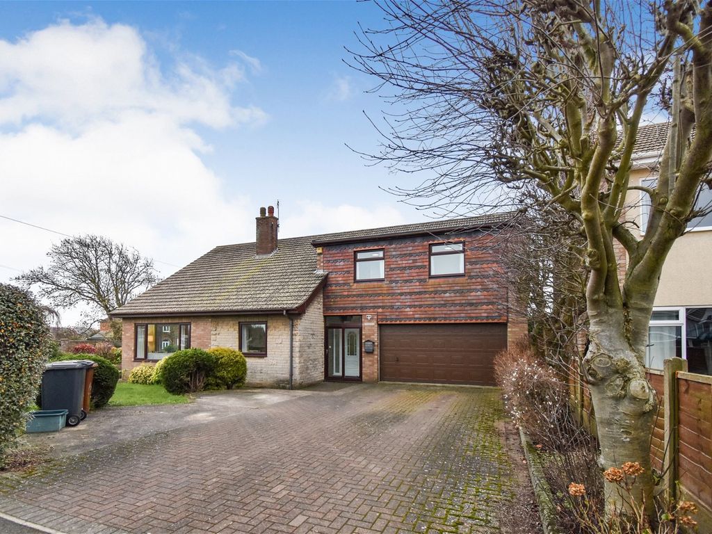 5 bed detached house for sale in Mill House Lane, Winterton, Scunthorpe