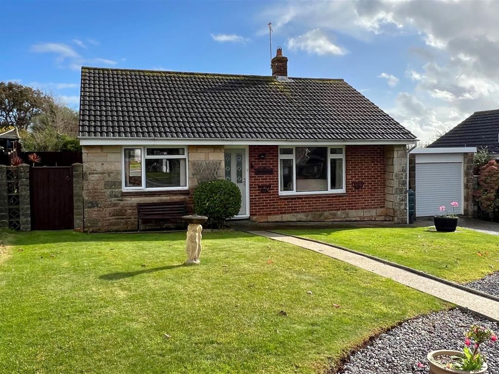 2 bed detached bungalow for sale in Wilberforce Road, Brighstone, Newport PO30, £365,000 Zoopla