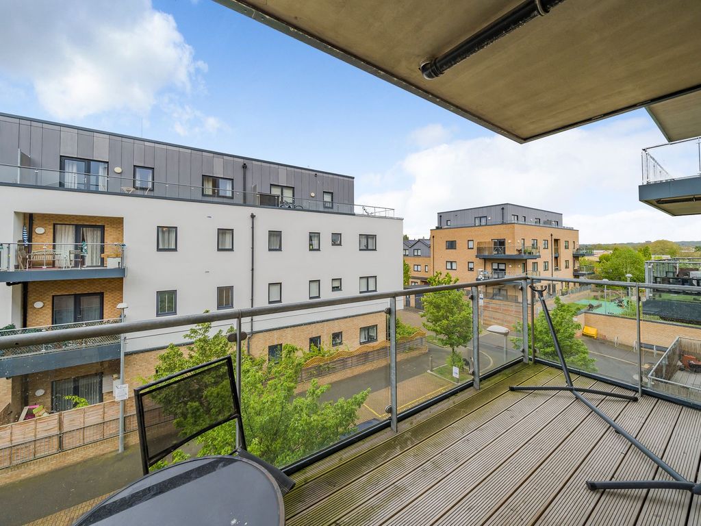 1 bed flat for sale in Thornbury Way, London E17, £350,000 Zoopla