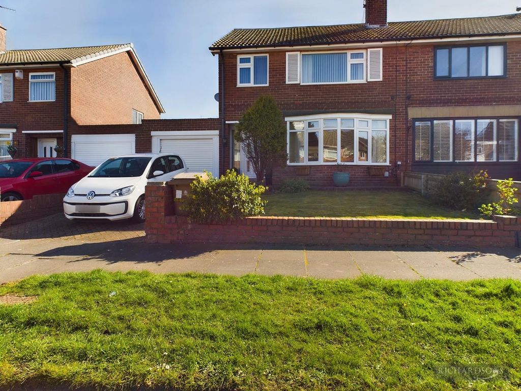 3 bed semidetached house for sale in Hamilton Drive, Whitley Lodge, Whitley Bay NE26 Zoopla