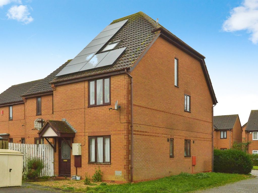 2 bed for sale in Champflower, Furzton, Milton Keynes MK4, £