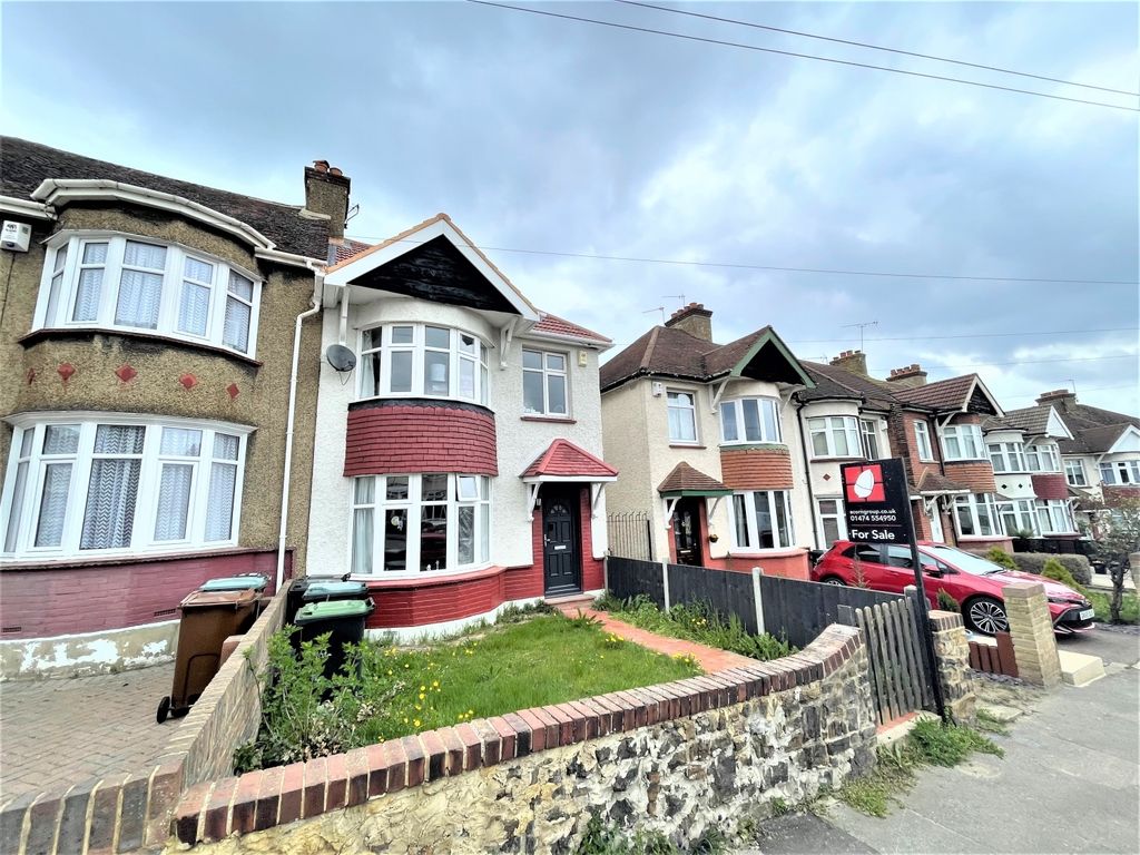 3 bed semidetached house to rent in Lamorna Avenue, Gravesend DA12