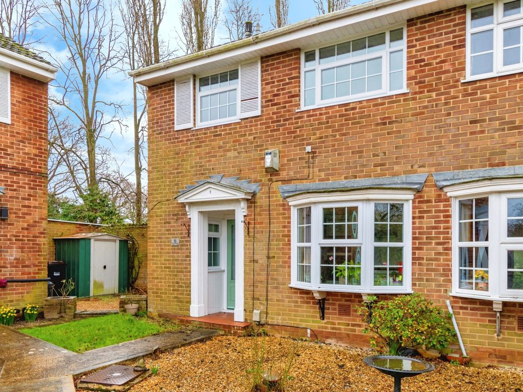 3 bed end terrace house for sale in Southern Gardens, Totton
