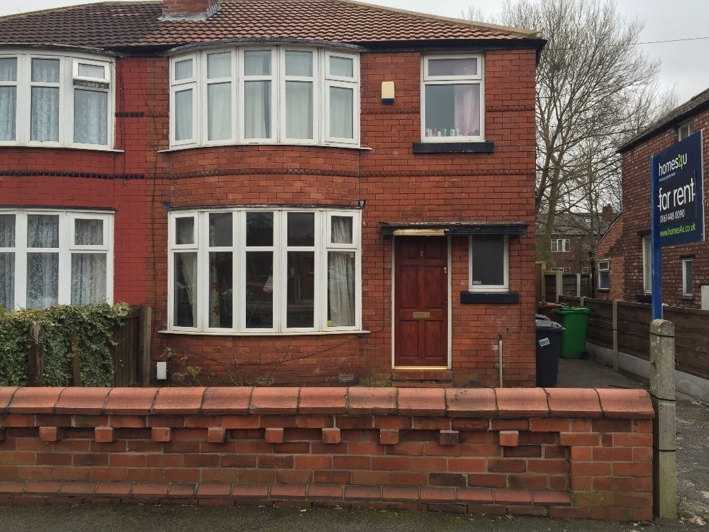4 bed semidetached house to rent in St Chads Rd, Fallowfield