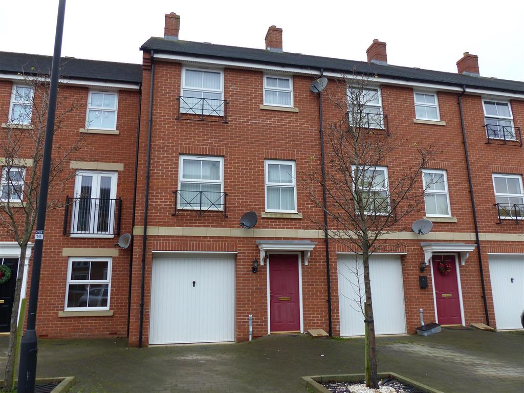 4 bed end terrace house to rent in Melstock Road, Taw Hill, Swindon