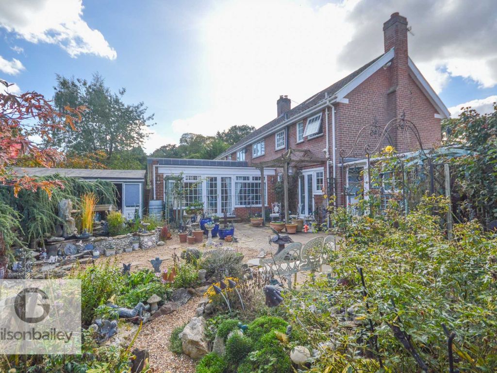 3 bed semidetached house for sale in Astley Road, Little Plumstead