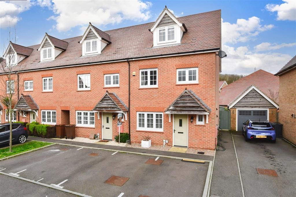 4 bed town house for sale in Germander Avenue, Halling, Rochester, Kent