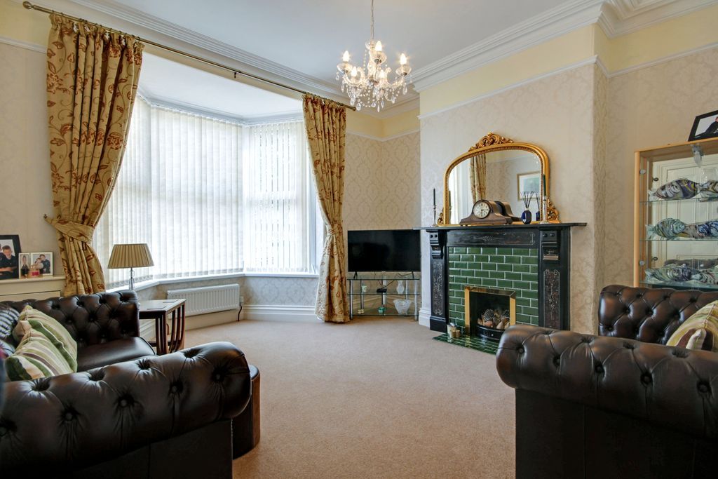 4 bed terraced house for sale in Hills View, Barnstaple EX32 Zoopla