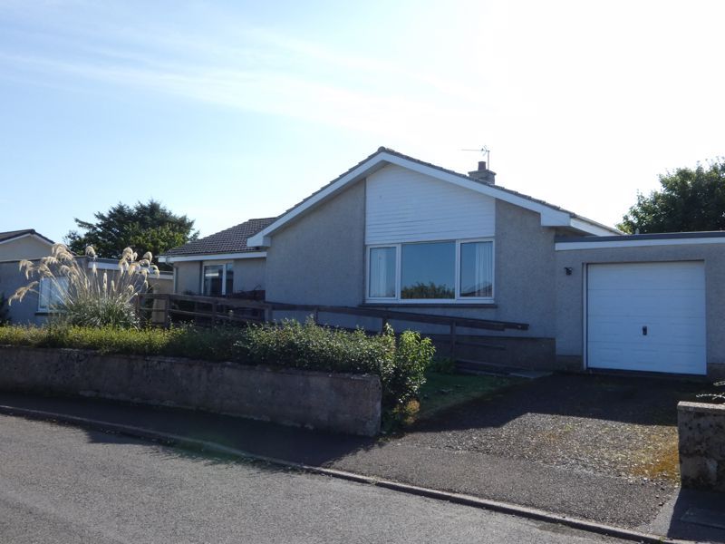 4 bed detached bungalow for sale in Upper Burnside Drive, Thurso KW14
