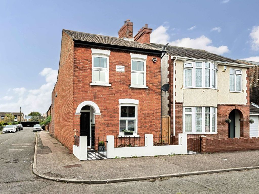 3 bed detached house for sale in Cleveland Street, Kempston, Bedford