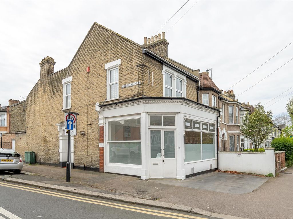 3 bed property for sale in Capworth Street, London E10 Zoopla