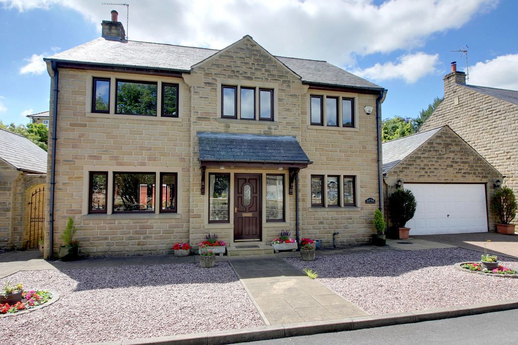 4 bed detached house for sale in Caldene Avenue, Mytholmroyd, Hebden