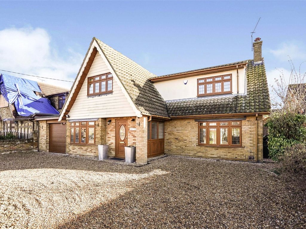4 bed detached house for sale in Stanley Road, Bulphan, Upminster