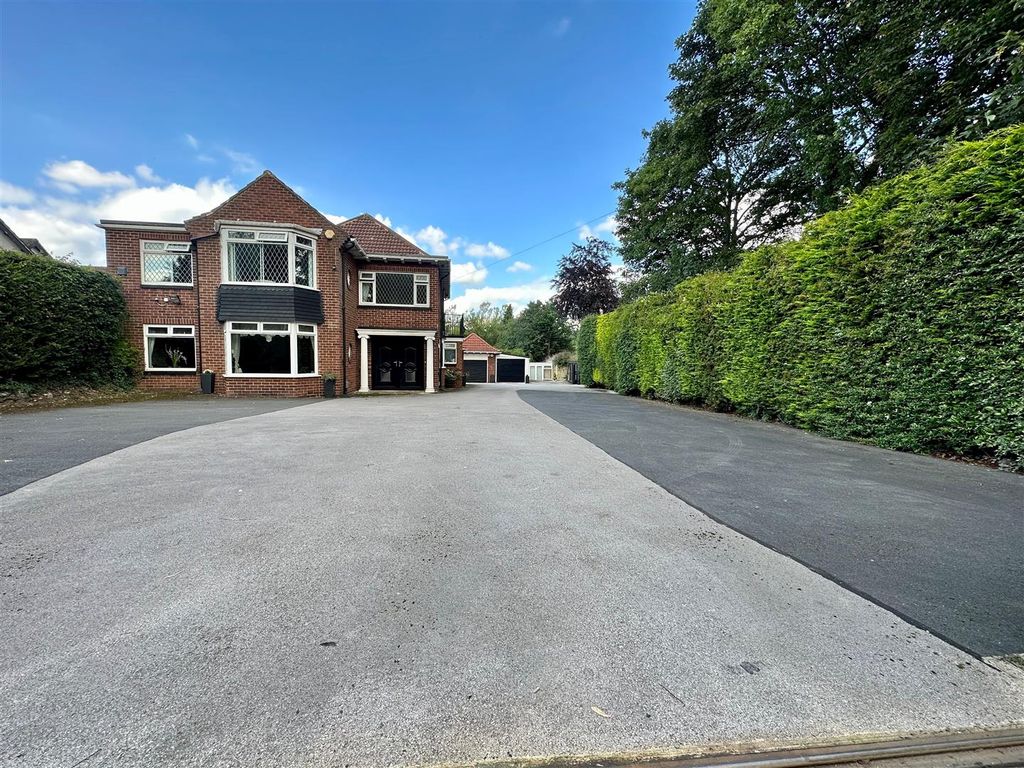 4 bed detached house for sale in Harrogate Road, Alwoodley, Leeds LS17
