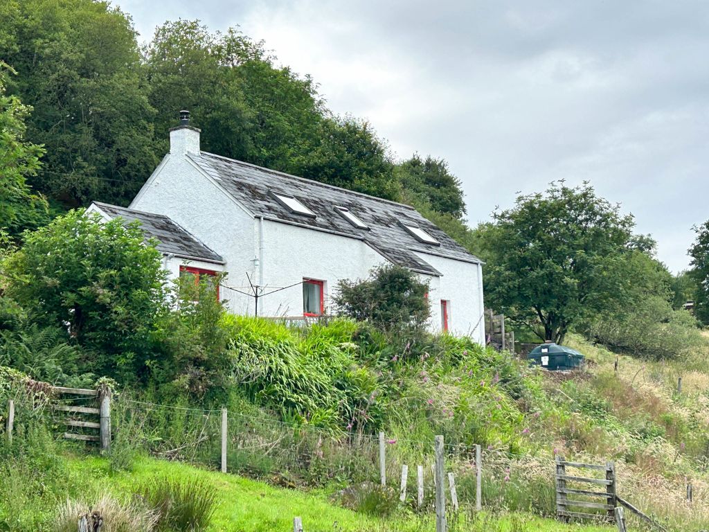 3 bed detached house for sale in Camustianavaig, Portree IV51, £240,000