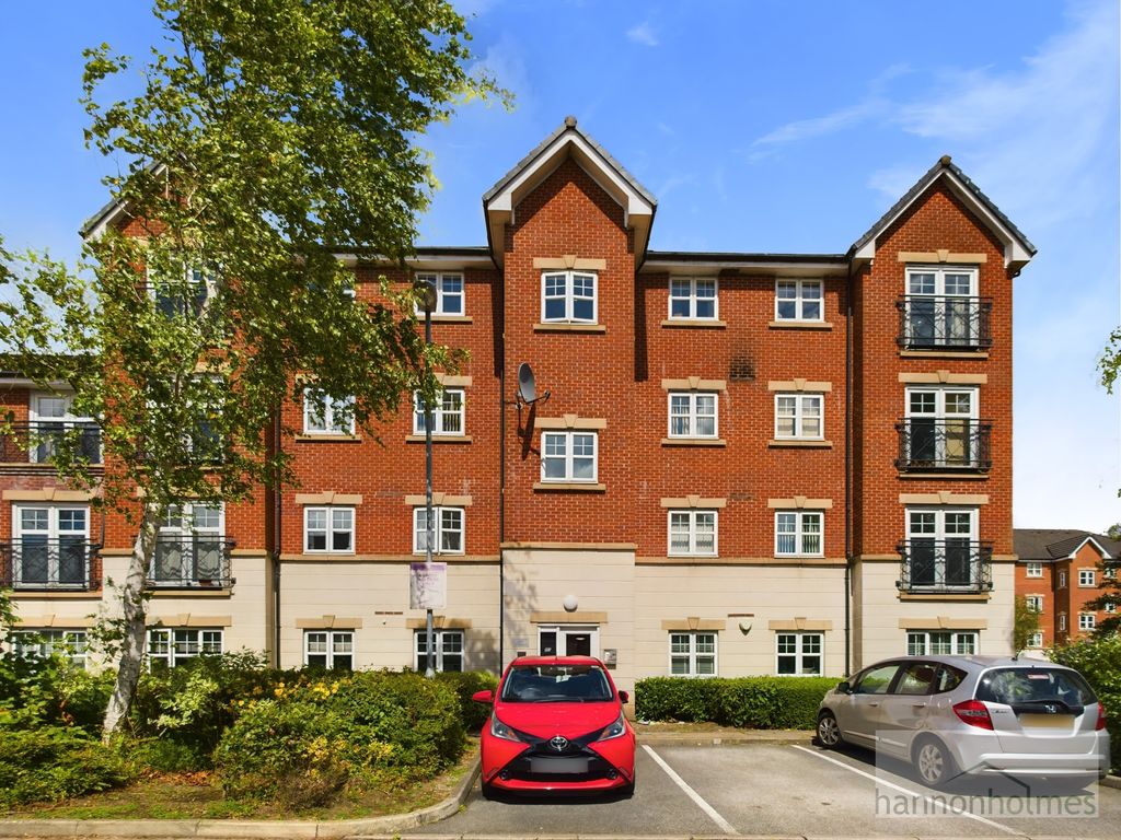 2 bed flat for sale in Astley Brook Close, Bolton BL1, £100,000 Zoopla