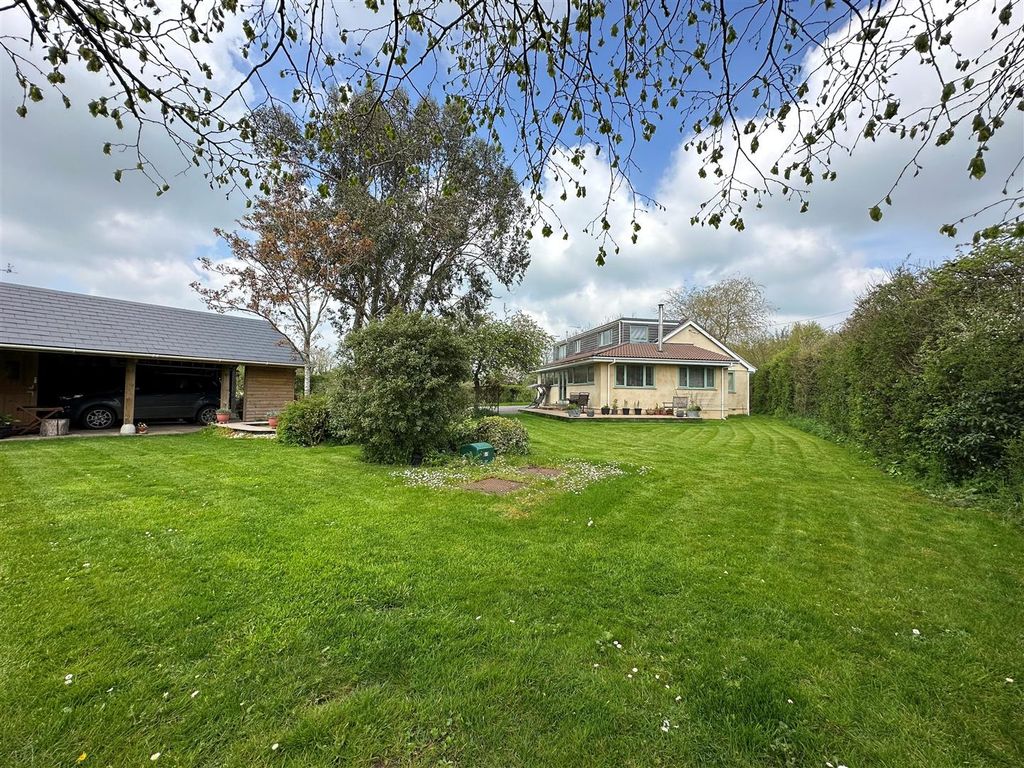 4 bed detached bungalow for sale in East Orchard, Shaftesbury SP7 Zoopla