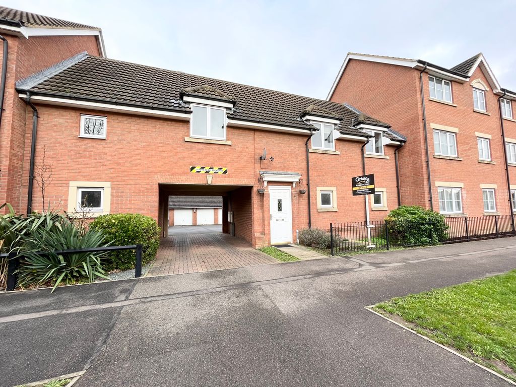 2 bed terraced house for sale in Vale Drive, Hampton Vale, Peterborough