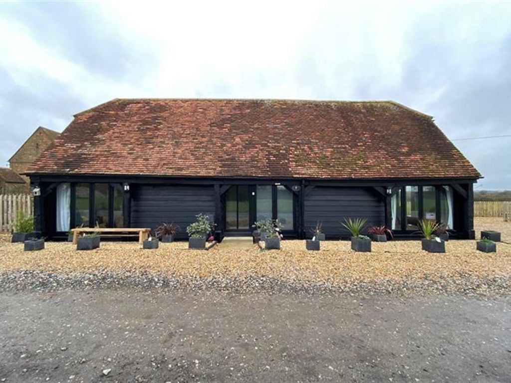 2 bed detached house to rent in Granary Cottage, Calvert Road MK18, £