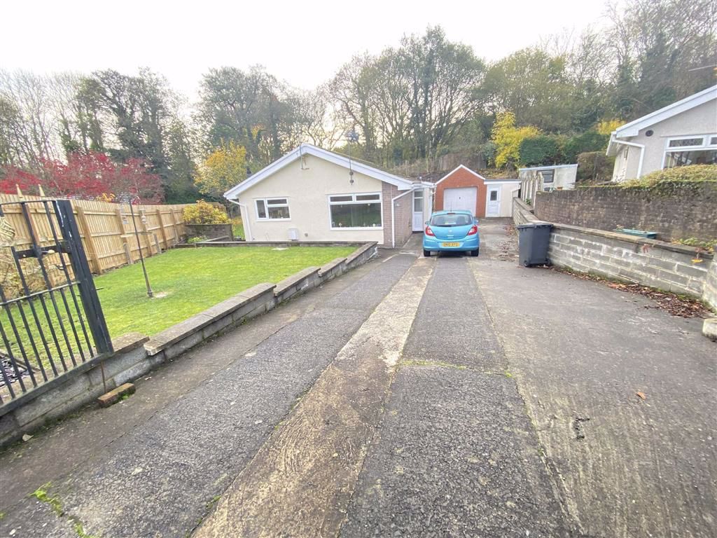 3 bed detached bungalow for sale in brynffynon close, aberdare, mid glamorgan cf44