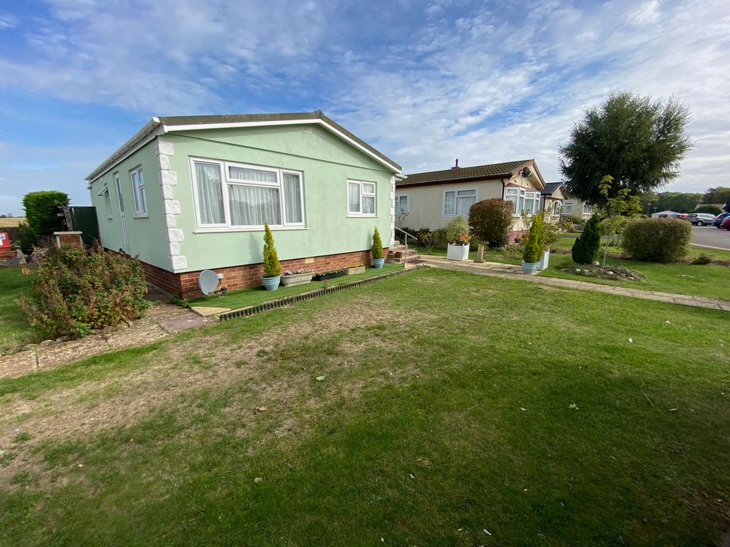 2 bed mobile/park home for sale in Greenacres Park, Meysey Hampton, Cirencester GL7 Zoopla