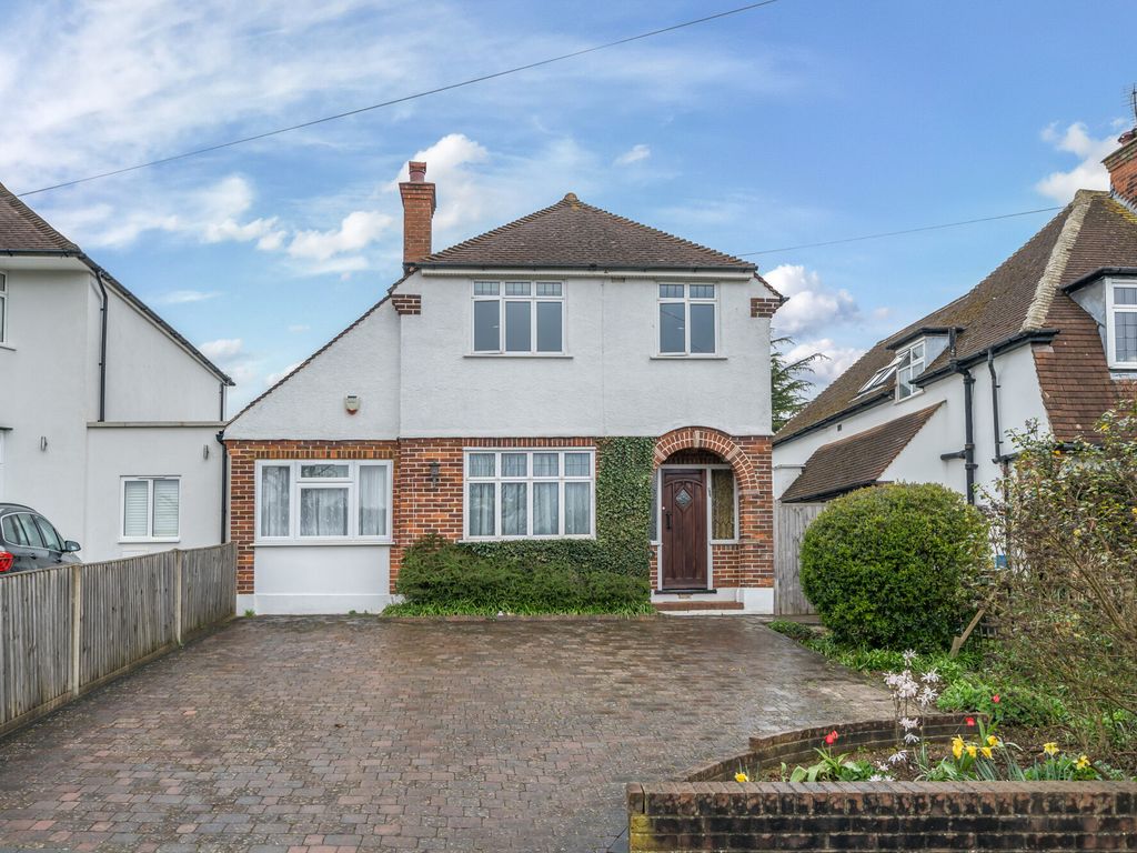 4 bed detached house for sale in Green Street, Chorleywood WD3, £