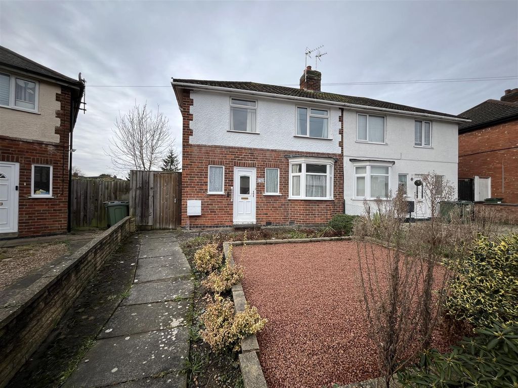 3 bed semidetached house for sale in Gwencole Crescent, Leicester LE3