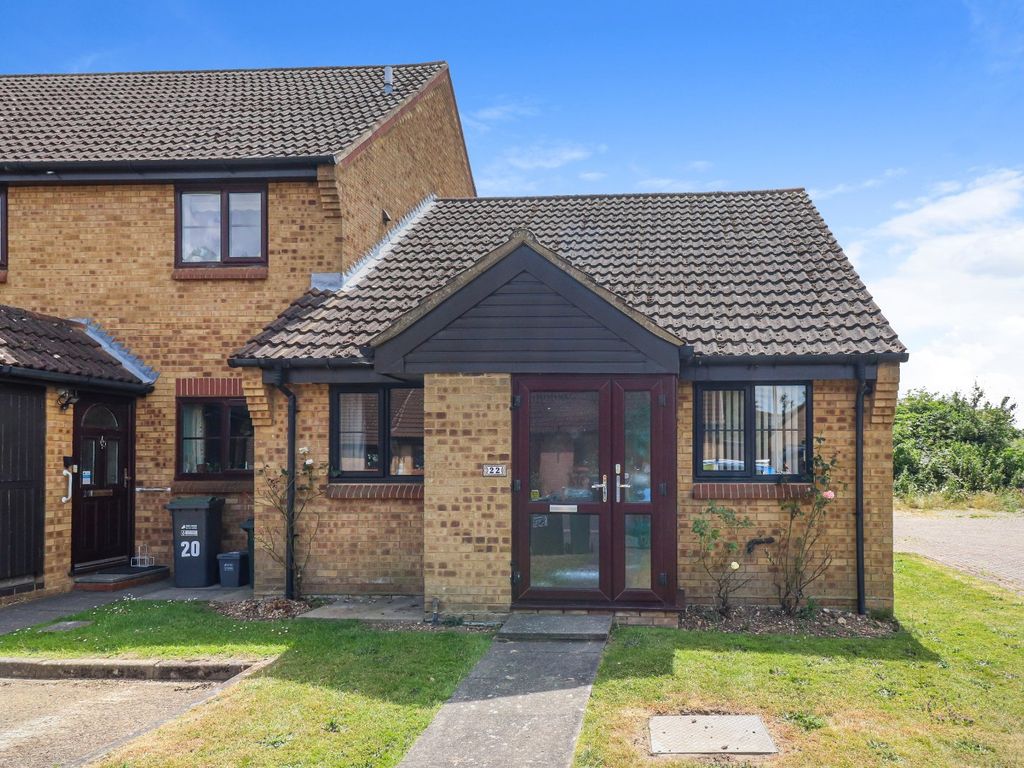 2 bed bungalow for sale in De Havilland Way, Abbots Langley WD5, £