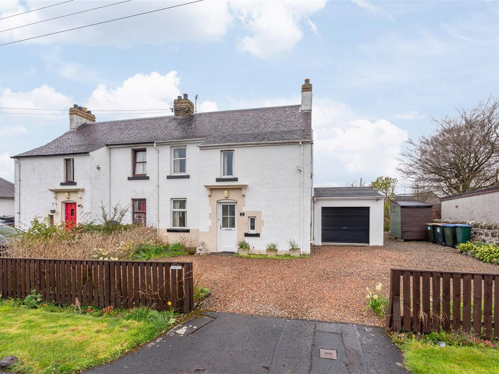 3 bed semidetached house for sale in Hatchbank Road, Kinross KY13 Zoopla