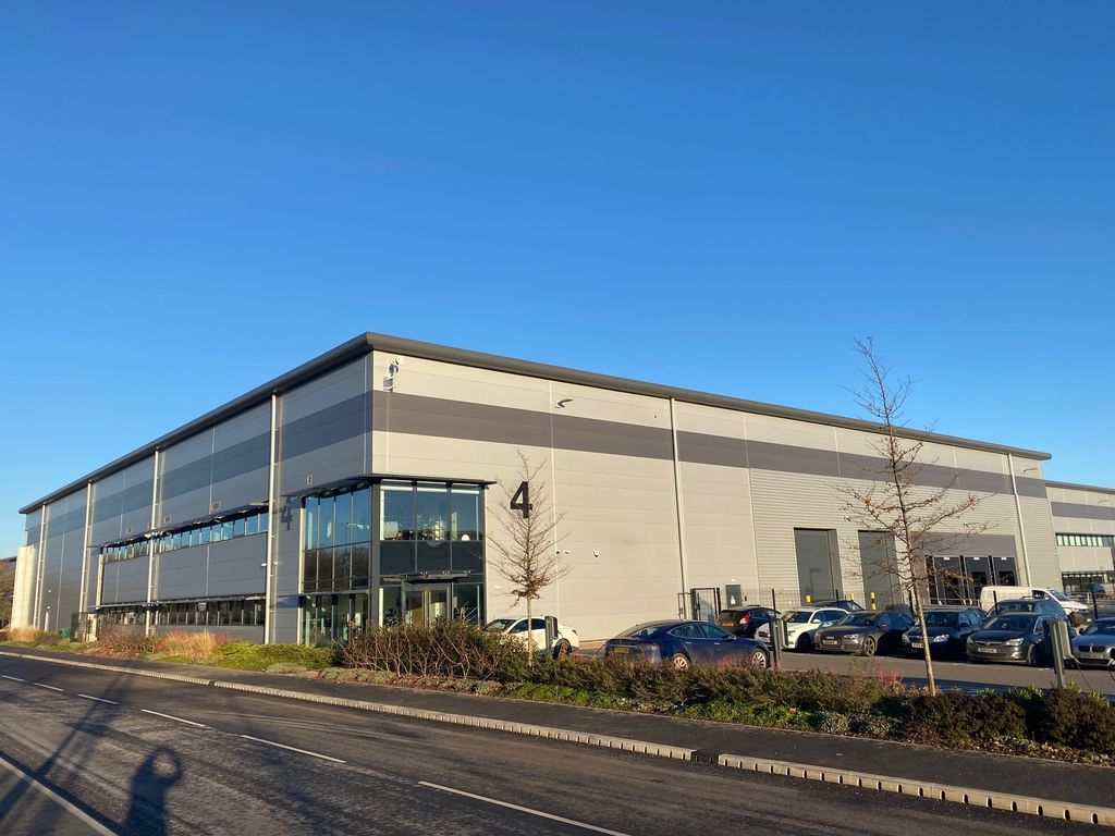 Industrial to let in Unit 4 Axis J9, Empire Road, Bicester OX26, £