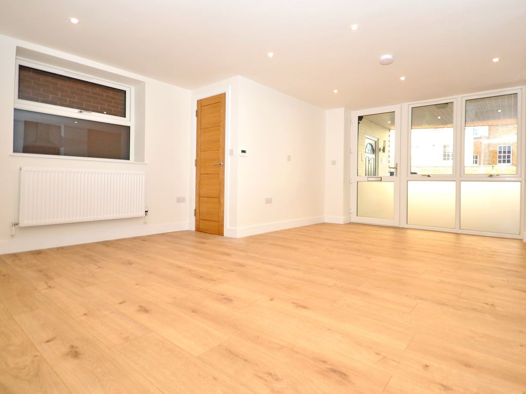 1 bed flat to rent in Lansdown Crescent Lane, Cheltenham GL50, £995 pcm