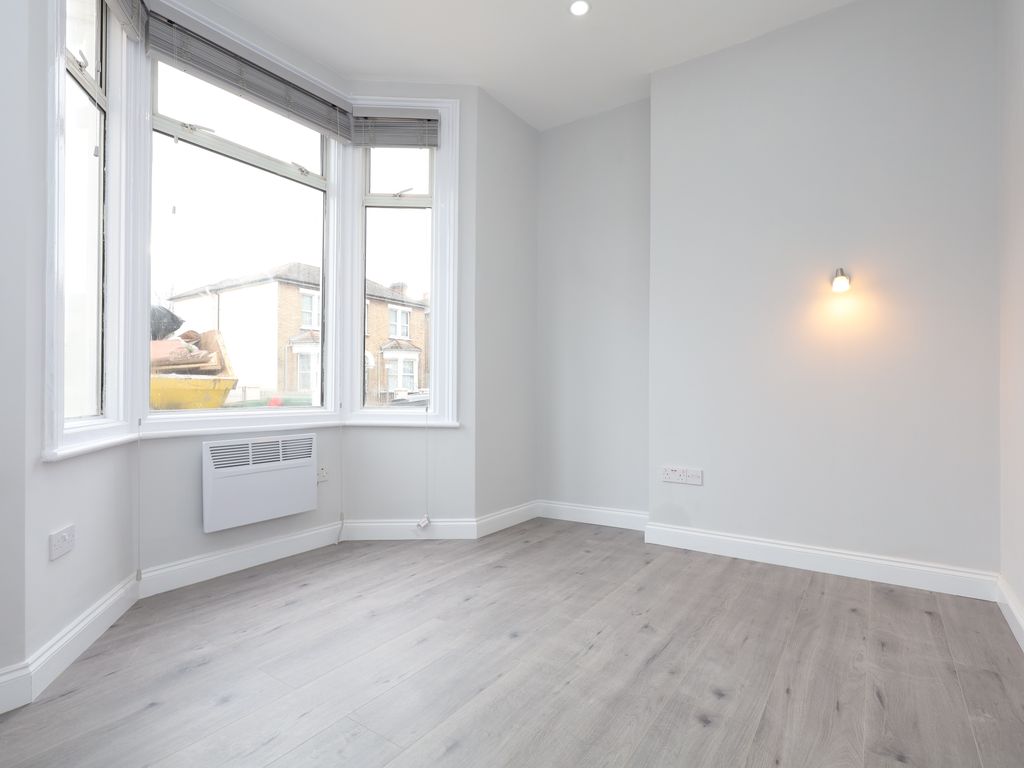 Studio to rent in Honley Road, London SE6, £1,045 pcm Zoopla