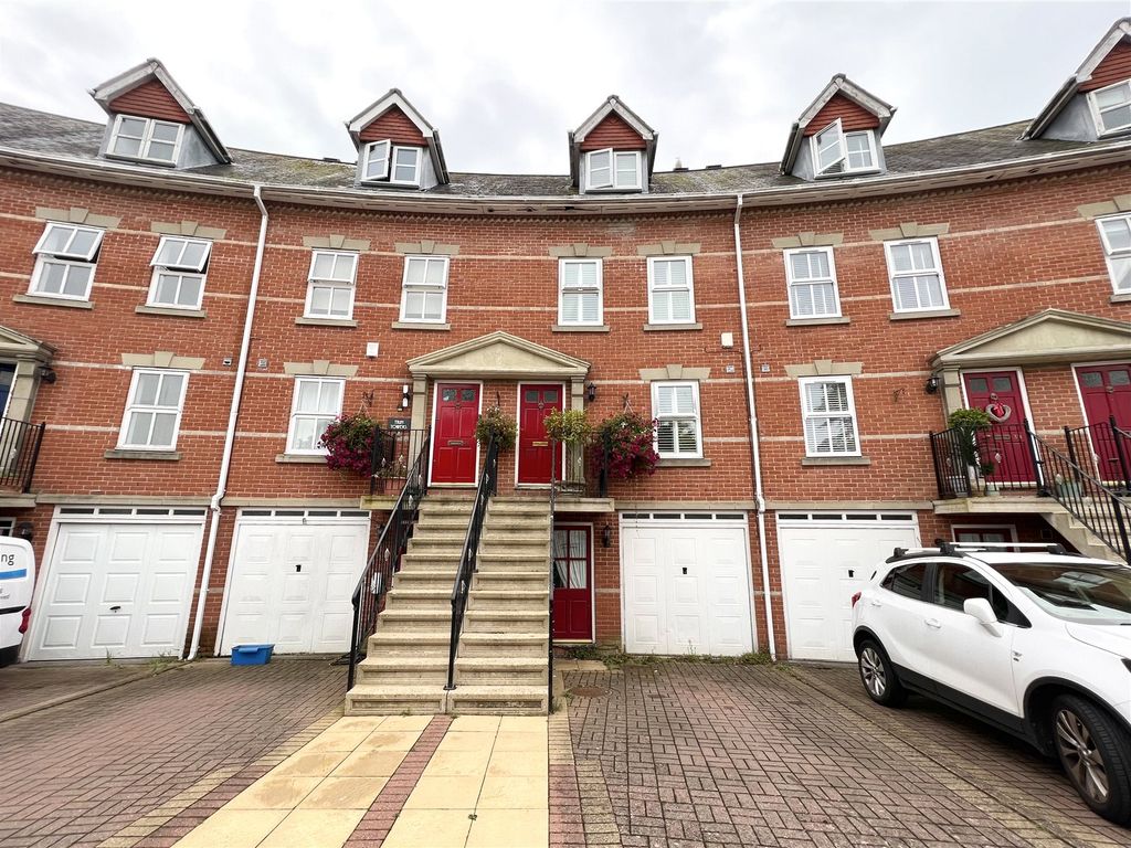4 bed town house for sale in Regency Crescent, Christchurch BH23, £