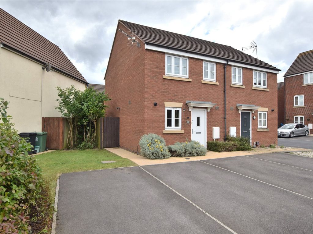 2 bed semidetached house for sale in Wharfside Close, Hempsted