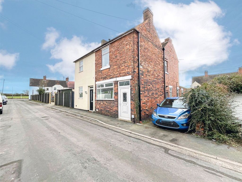 2 bed semidetached house to rent in New Street, Birchmoor, Tamworth