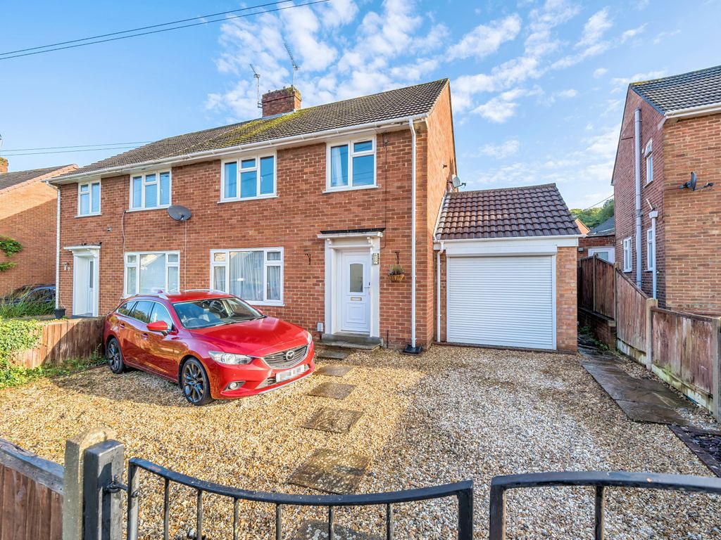 3 bed semidetached house for sale in Melrose Avenue, Yate, Bristol