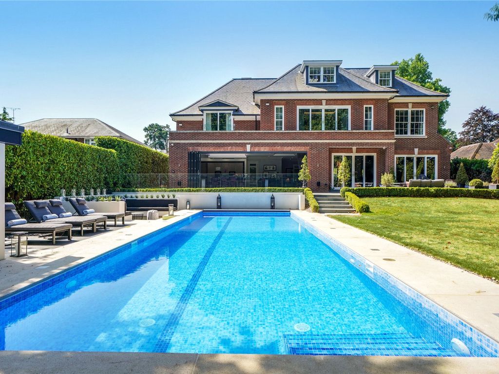 Godolphin Road, Weybridge KT13  