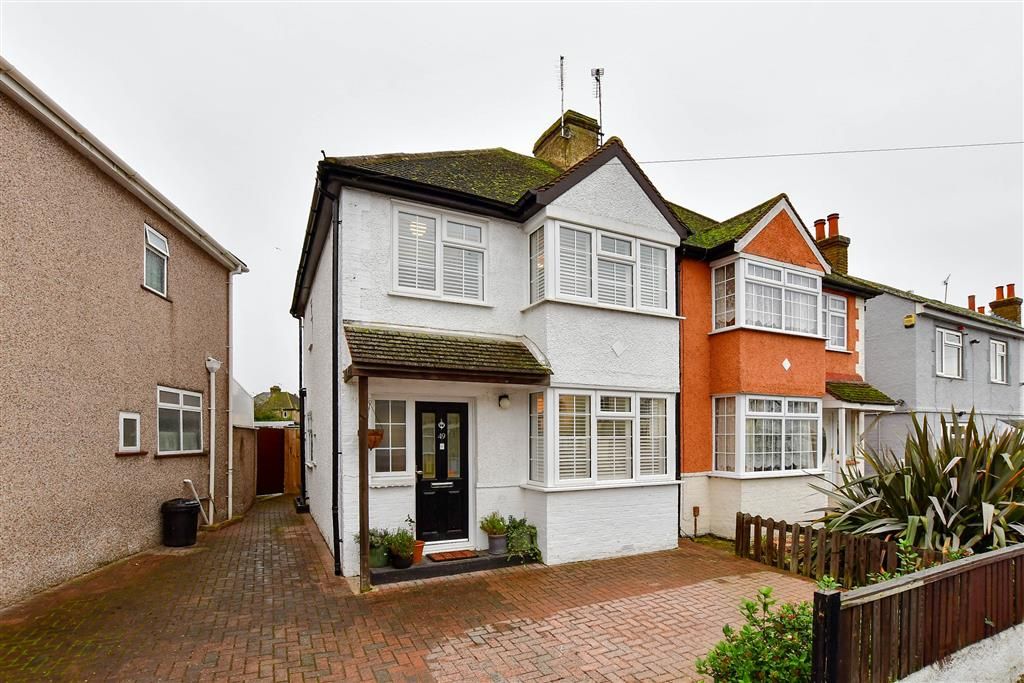 3 bed semidetached house for sale in Gwynn Road, Northfleet, Gravesend
