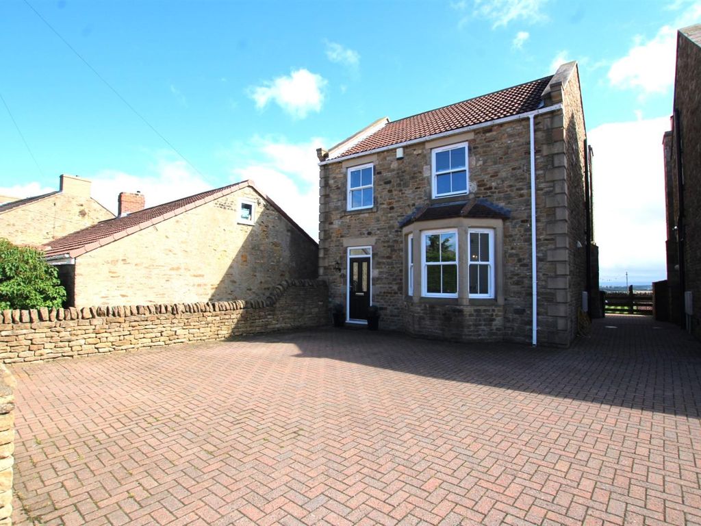 4 bed detached house for sale in Chapel Mews, Toft Hill,