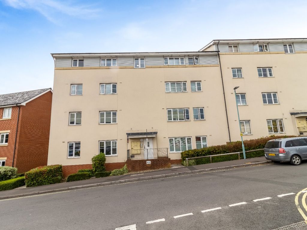 2 bed flat for sale in Jack Russell Close, Stroud, Gloucestershire GL5