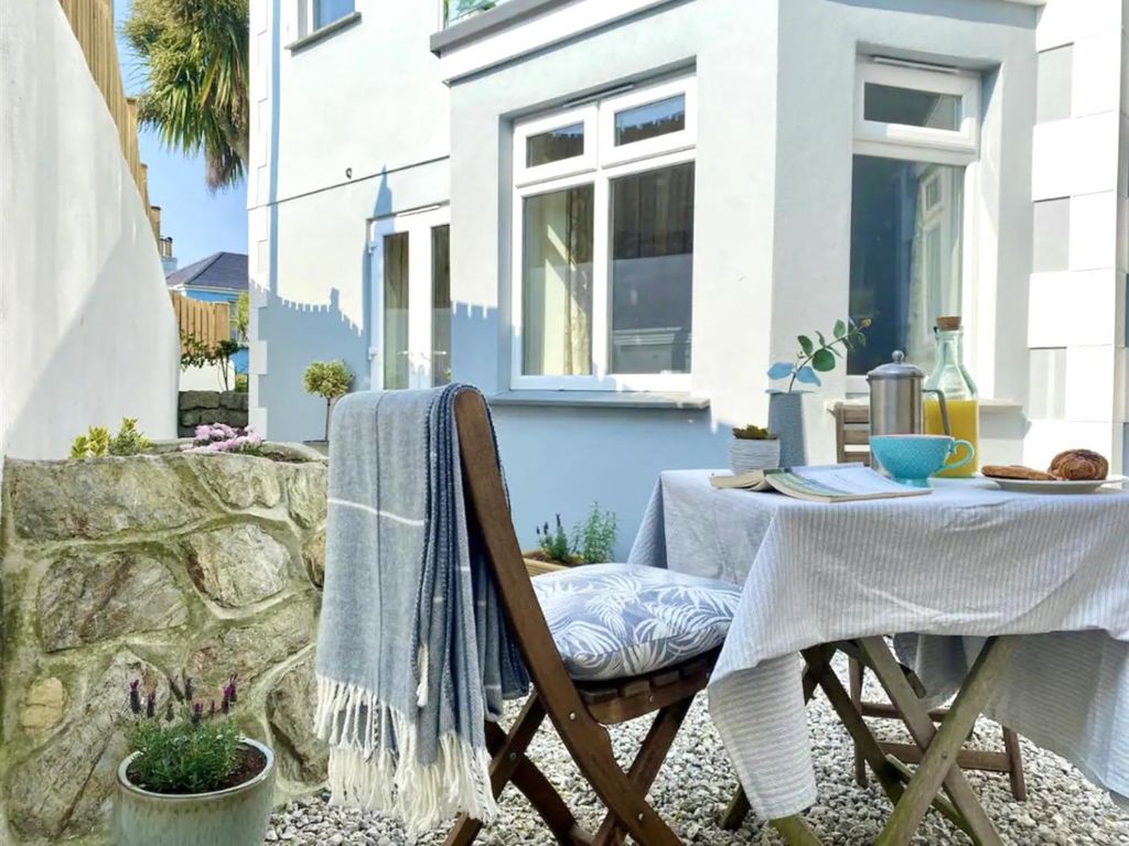 1 bed detached house for sale in Clifton Terrace, Falmouth TR11, £250,000 Zoopla