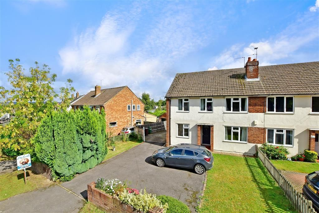 2 bed for sale in Willington Street, Maidstone, Kent ME15, £