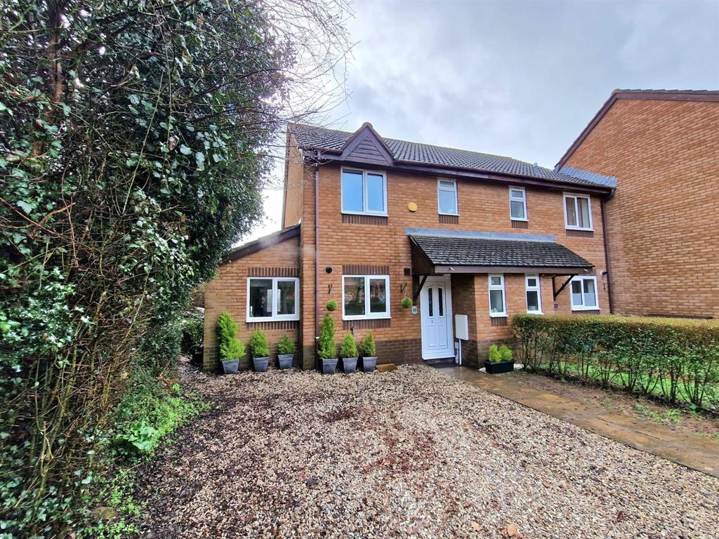 3 bed end terrace house for sale in Taylors Court, Tiverton EX16 Zoopla