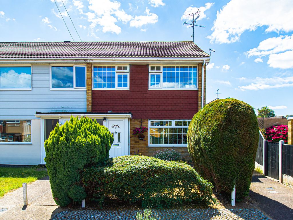 3 bed end terrace house for sale in Bramble Road, LeighOnSea SS9 Zoopla