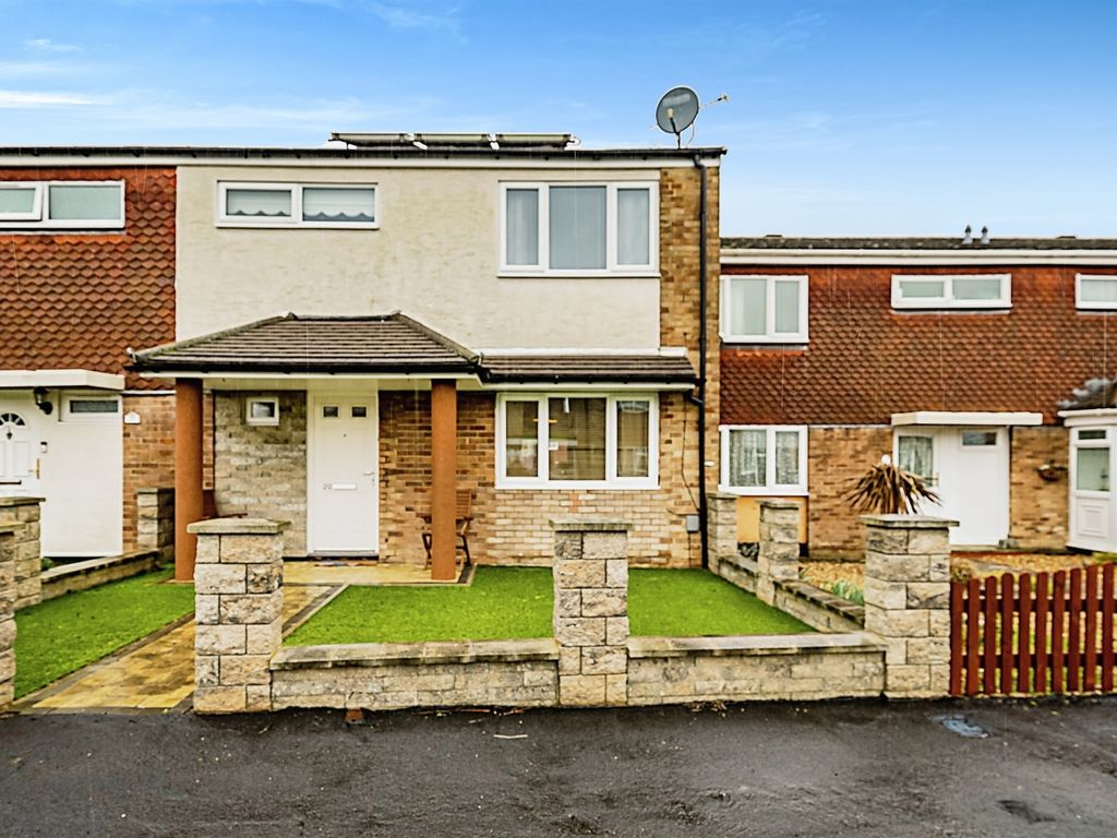 3 bed terraced house for sale in Barnard Crescent, Aylesbury HP21 Zoopla
