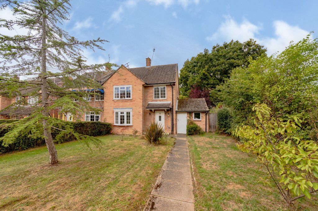 3 bed semidetached house for sale in Cotterell Close, Bracknell