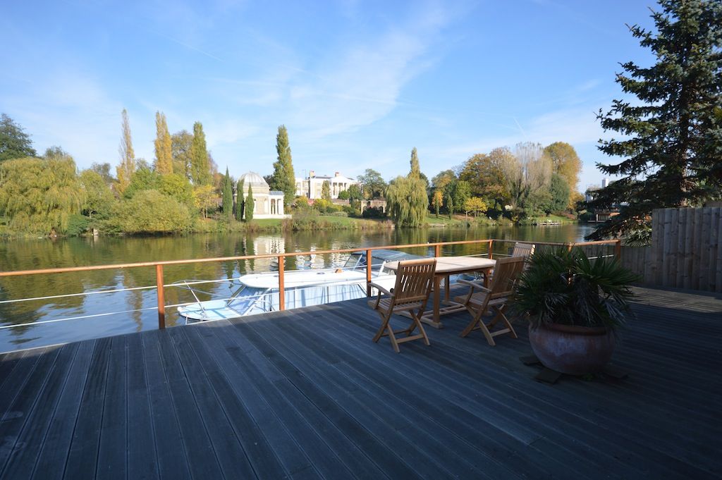 3 bed detached house for sale in Thames Street, Hampton TW12, £550,000